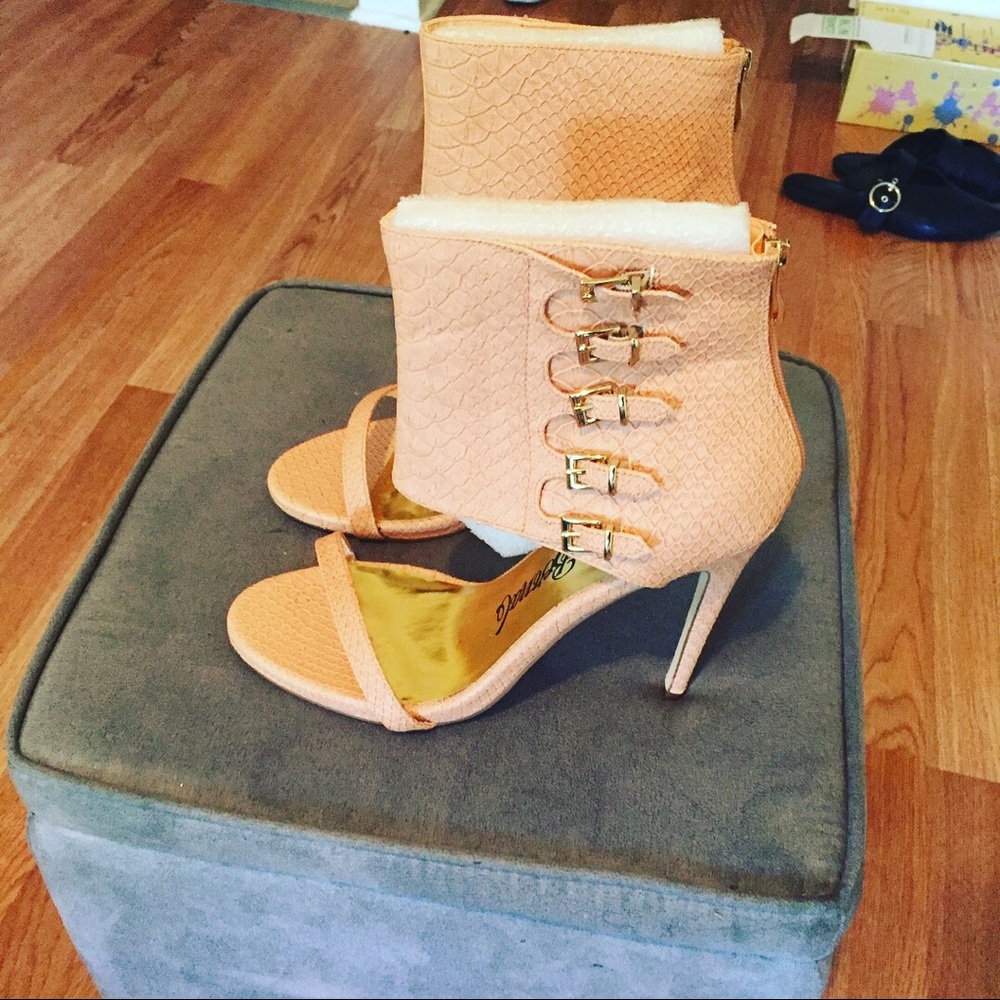 Summer heels